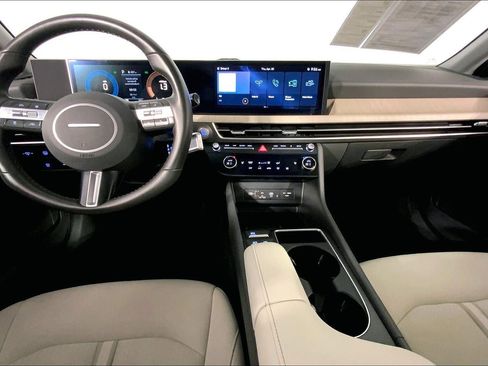 Used 2025 Hyundai Sonata SEL FWD image 15