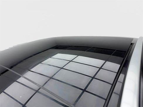 Used 2024 Mercedes-Benz GLC 300 image 12