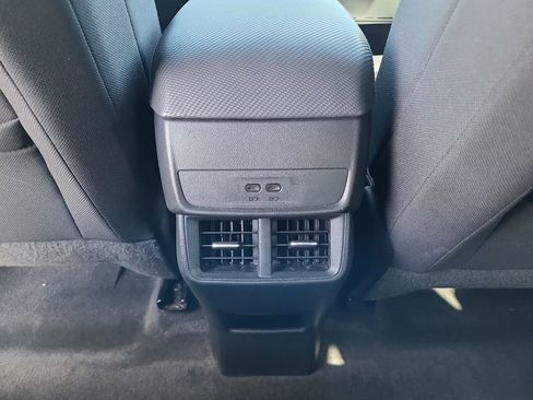 Used 2025 Chevrolet Equinox LT FWD image 29