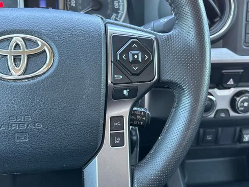 Used 2019 Toyota Tacoma SR5 AWD/4WD image 15
