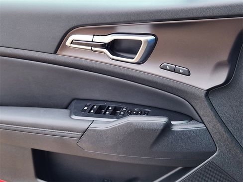 New 2026 Kia Sportage SX image 7