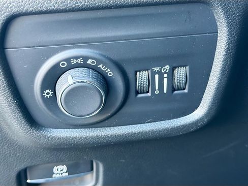 Used 2024 Jeep Grand Cherokee Altitude AWD/4WD image 35