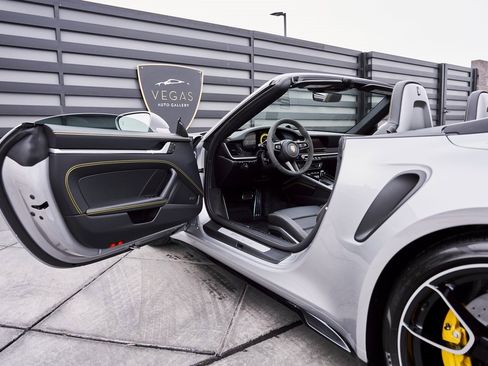 Used 2025 Porsche 911 Turbo S image 28