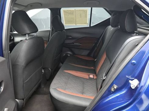 Used 2018 Nissan Kicks SR FWD image 9