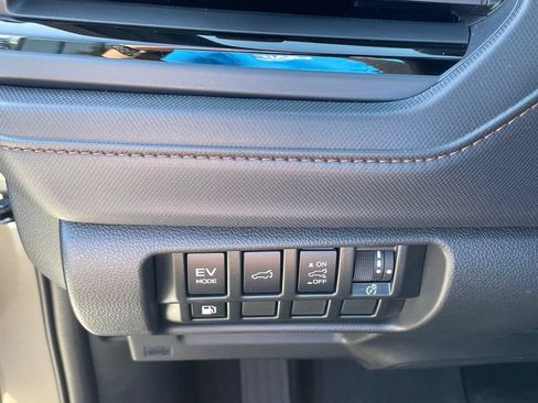 Used 2025 Subaru Forester Touring AWD/4WD image 12
