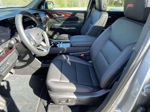 New 2026 Chevrolet Traverse Z71 w/ Driver Confidence Package image 17