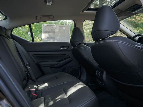 New 2025 Nissan Altima 2.5 SL image 11