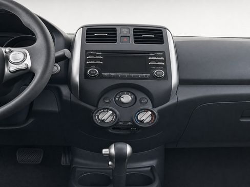 Used 2014 Nissan Versa FWD image 12