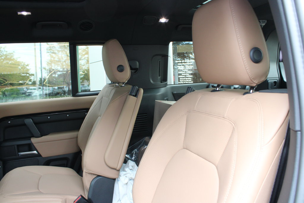 New 2026 Land Rover Defender 130 X-Dynamic SE AWD/4WD image 8