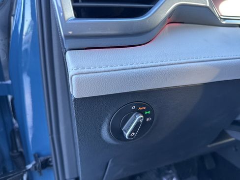 New 2026 Volkswagen Taos SEL AWD/4WD image 12