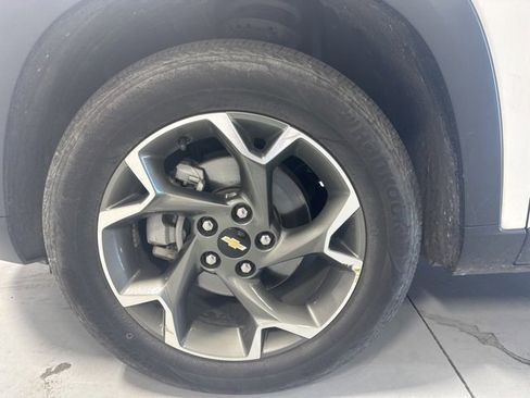 Used 2024 Chevrolet Trax LT image 11