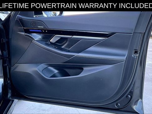 Used 2025 BMW 530i xDrive image 24