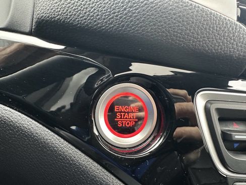 Used 2017 Honda Pilot Elite image 22