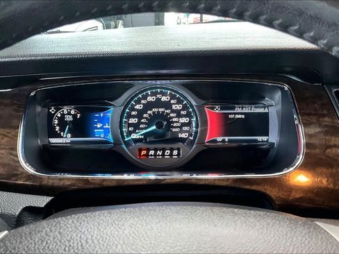 Used 2018 Ford Taurus Limited image 12