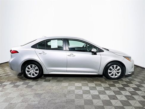 Certified 2021 Toyota Corolla LE image 9