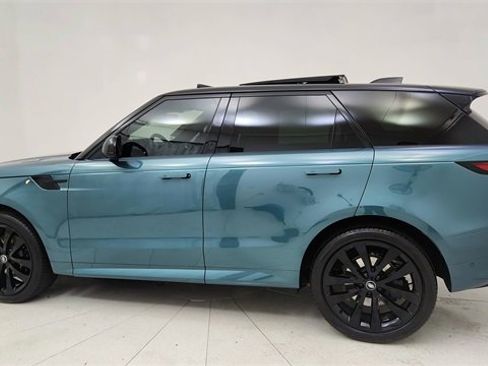 Used 2025 Land Rover Range Rover Sport Dynamic SE image 4
