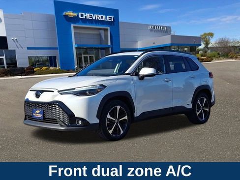 Used 2023 Toyota Corolla Cross XSE image 4