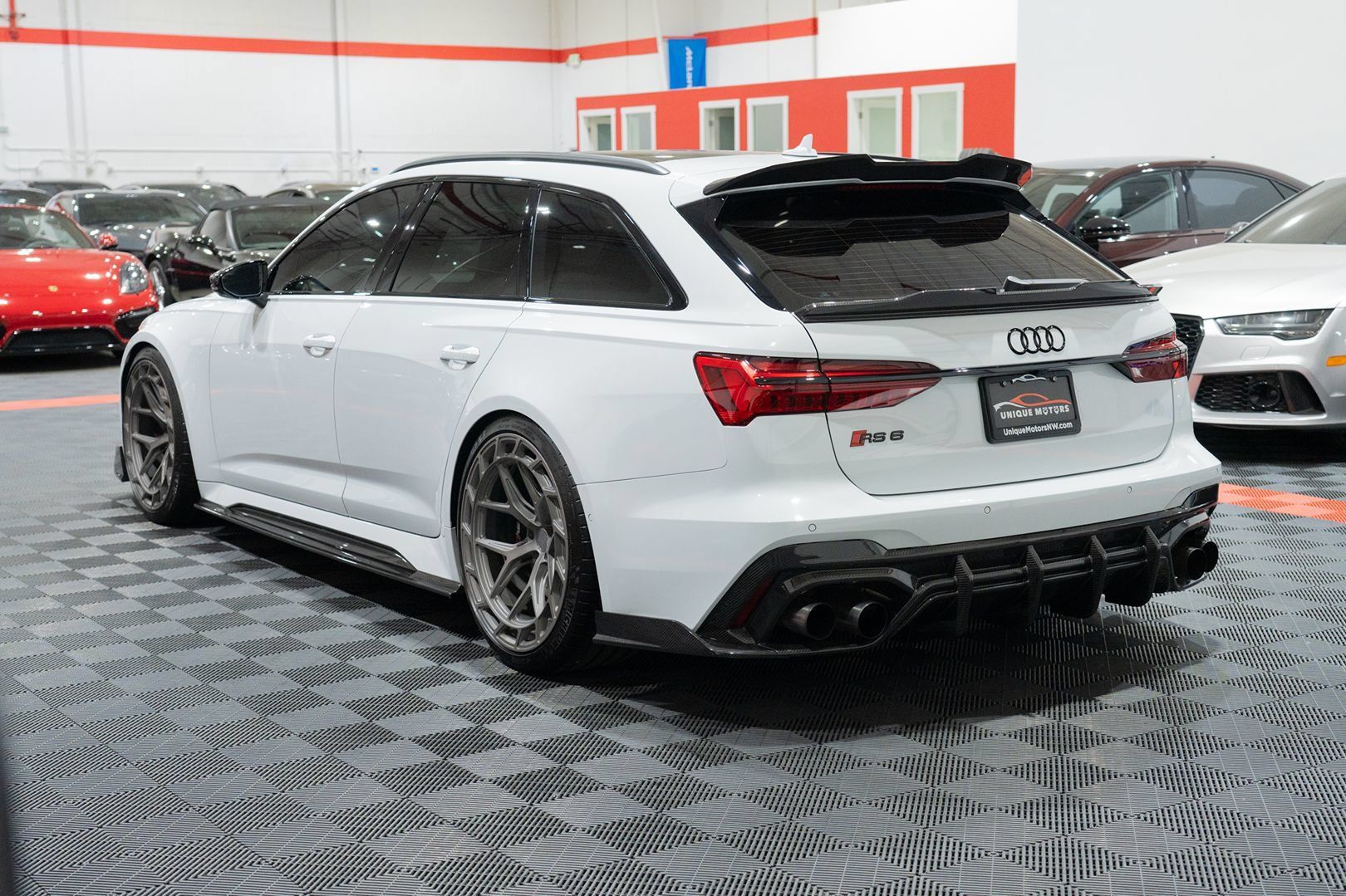 Used 2023 Audi RS 6 AWD/4WD image 4