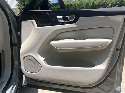 Certified 2024 Volvo XC60 B5 Plus w/ Protection Package Premier AWD/4WD image 25