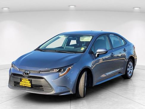 Used 2023 Toyota Corolla LE FWD image 2