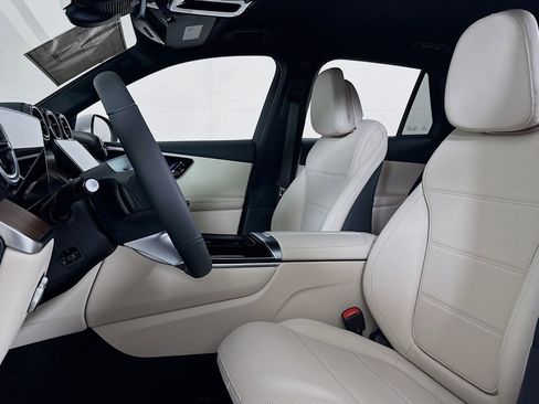 New 2026 Mercedes-Benz GLC 300 GLC 300 image 16