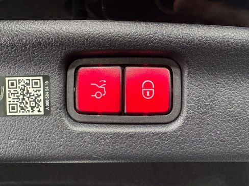 Used 2025 Mercedes-Benz C 300 C 300 image 28