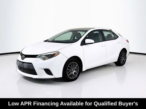 Used 2015 Toyota Corolla LE FWD image 3