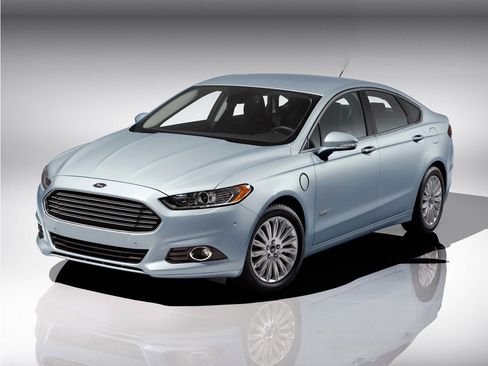 Used 2015 Ford Fusion Energi Titanium w/ Driver Assist Package FWD image 1