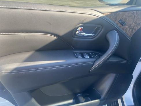 Used 2024 INFINITI QX80 Premium Select w/ Cargo Package image 18