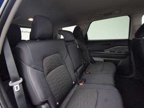 Used 2025 Nissan Pathfinder SV AWD/4WD image 24