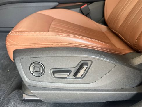 Used 2024 Audi Q8 e-tron Premium image 14