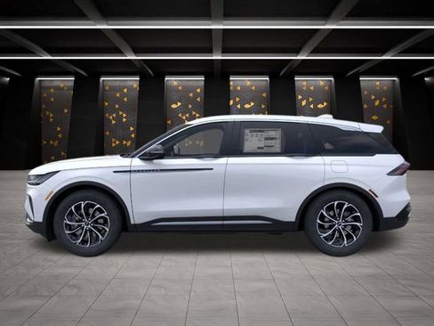 New 2026 Lincoln Nautilus Premier AWD/4WD image 3