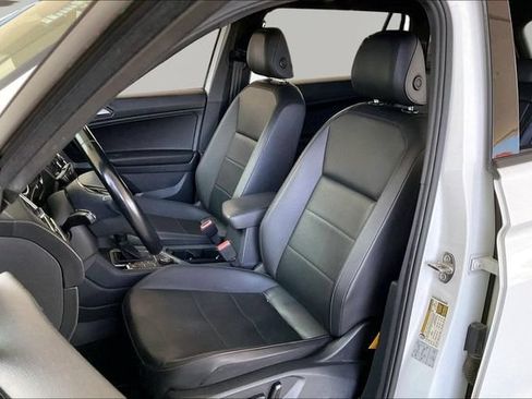 Used 2020 Volkswagen Tiguan SE R-Line AWD/4WD image 15