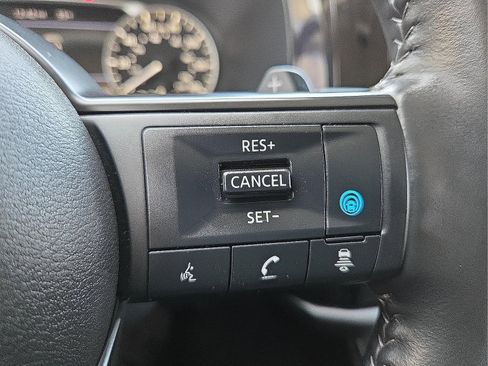 Used 2024 Nissan Pathfinder SV AWD/4WD image 19