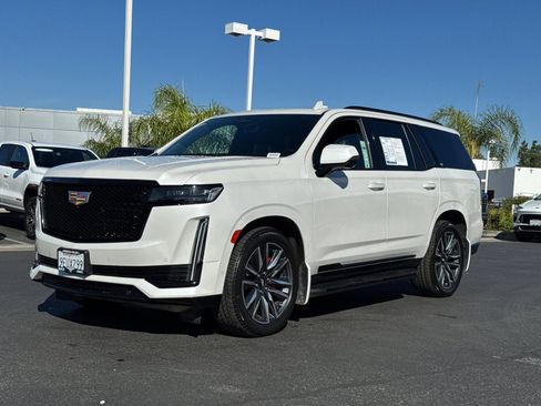 Certified 2022 Cadillac Escalade Sport Platinum w/ Heavy-Duty Trailer Package image 2