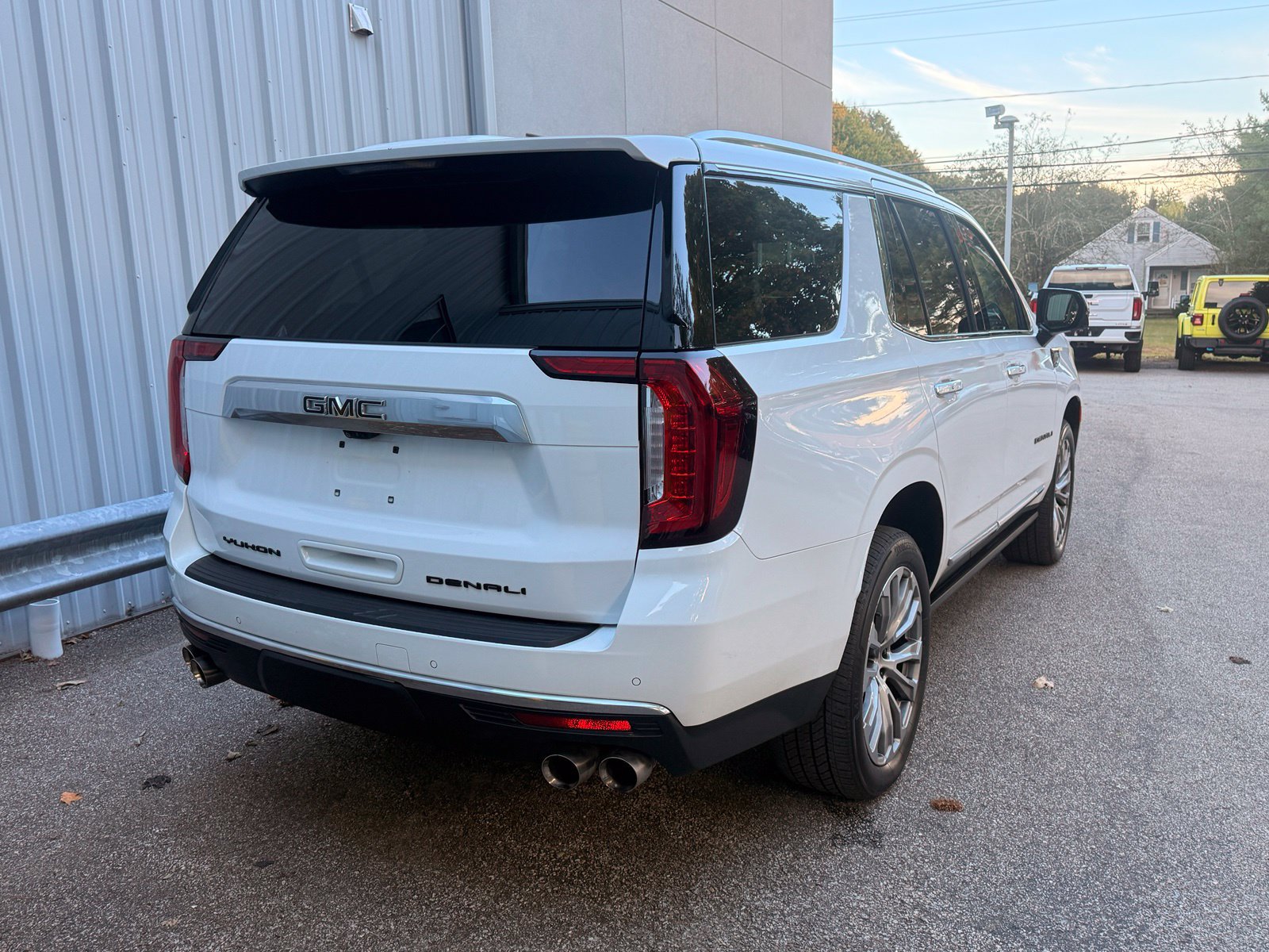 Used 2021 GMC Yukon Denali w/ Denali Premium Package AWD/4WD image 7