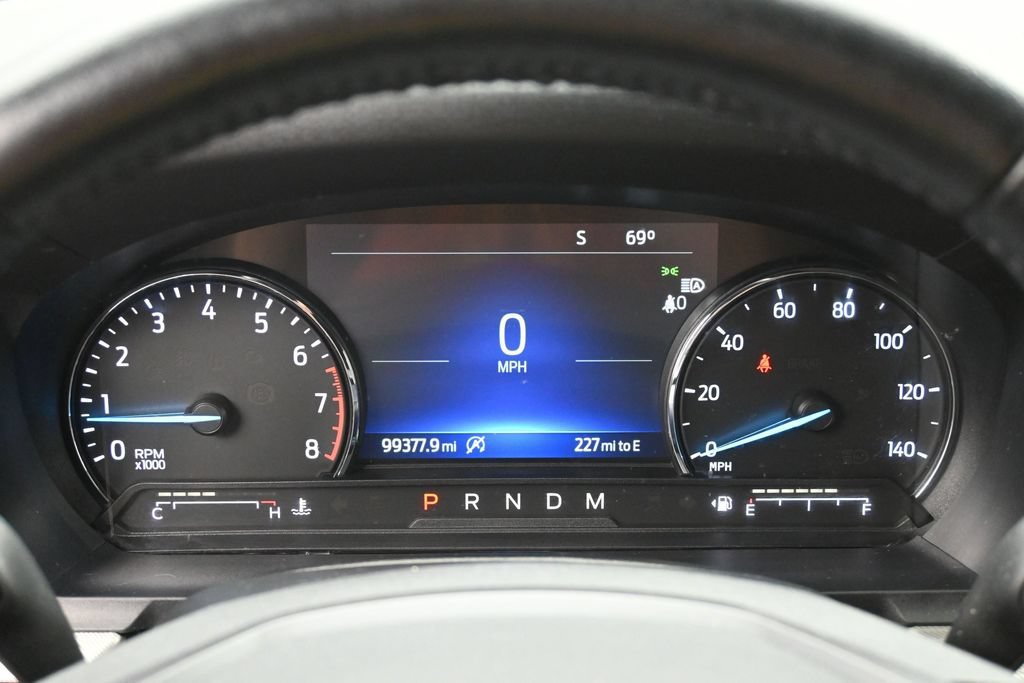 Used 2020 Ford Explorer XLT w/ Equipment Group 202A AWD/4WD image 11
