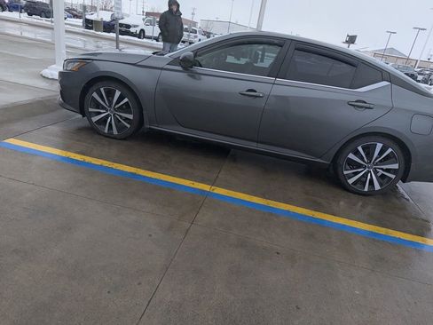 Used 2019 Nissan Altima 2.5 SR w/ SR Premium Package image 7