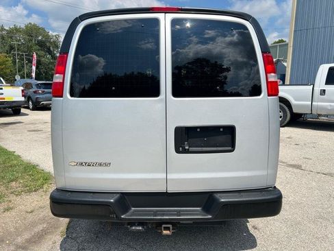 Used 2020 Chevrolet Express 3500 LS RWD image 4