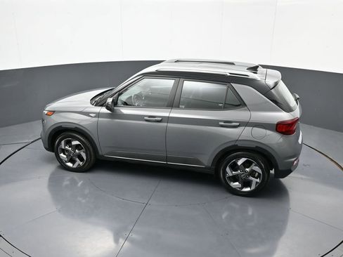 Certified 2022 Hyundai Venue Limited FWD image 38