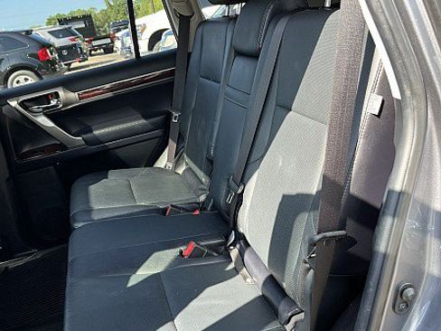 Used 2017 Lexus GX 460 Premium w/ Premium Package AWD/4WD image 16