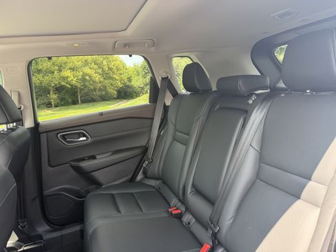 Used 2021 Nissan Rogue SL w/ Premium Package AWD/4WD image 15