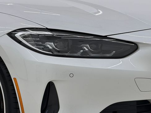 Used 2022 BMW 430i Coupe w/ Convenience Package image 9