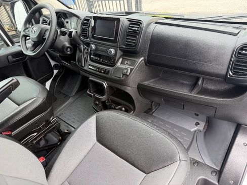 Used 2025 RAM ProMaster 3500 w/ Convenience Group FWD image 9