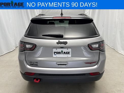 Used 2022 Jeep Compass Trailhawk w/ Trailhawk Elite Group AWD/4WD image 3