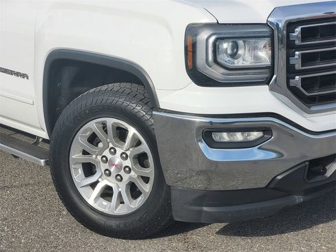 Used 2017 GMC Sierra 1500 SLE w/ SLE Value Package image 9