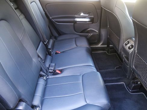 Used 2022 Mercedes-Benz GLB 250 GLB 250 image 16