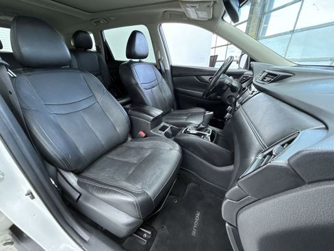 Used 2017 Nissan Rogue SL w/ SL Premium Package image 13