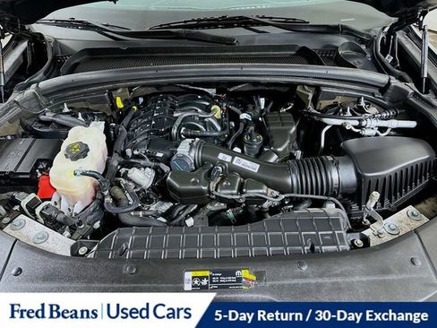 Used 2023 Jeep Grand Cherokee Limited w/ Black Appearance Package image 32