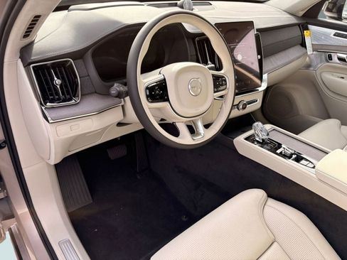New 2026 Volvo XC90 B6 Ultra w/ Lounge Package image 4